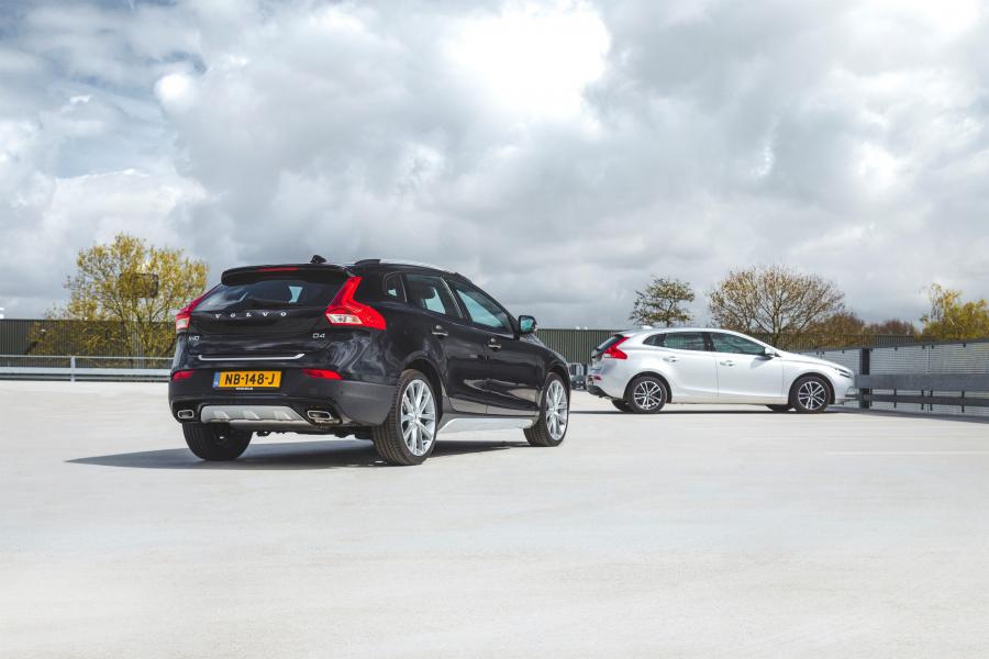  Volvo V40 T2 Inscription 2016 года  (WW) (фото 5 из 10)